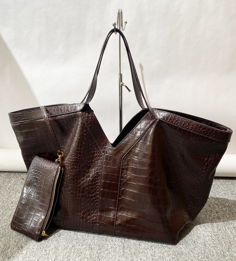 Oversized Crocodile Pattern To - đánh giá và giá Luxury Bags 2026