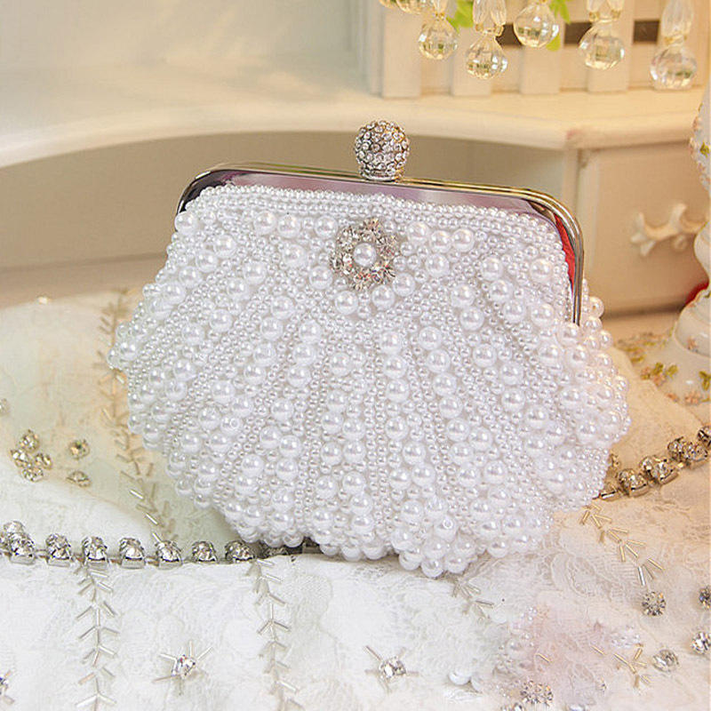 Luxury Scalloped Pearl Clutch  - đánh giá và giá Luxury Bags Direct