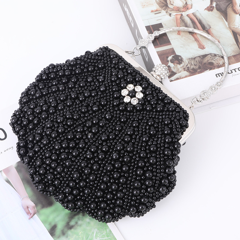 Luxury Scalloped Pearl Clutch  - đánh giá và giá Luxury Bags Direct