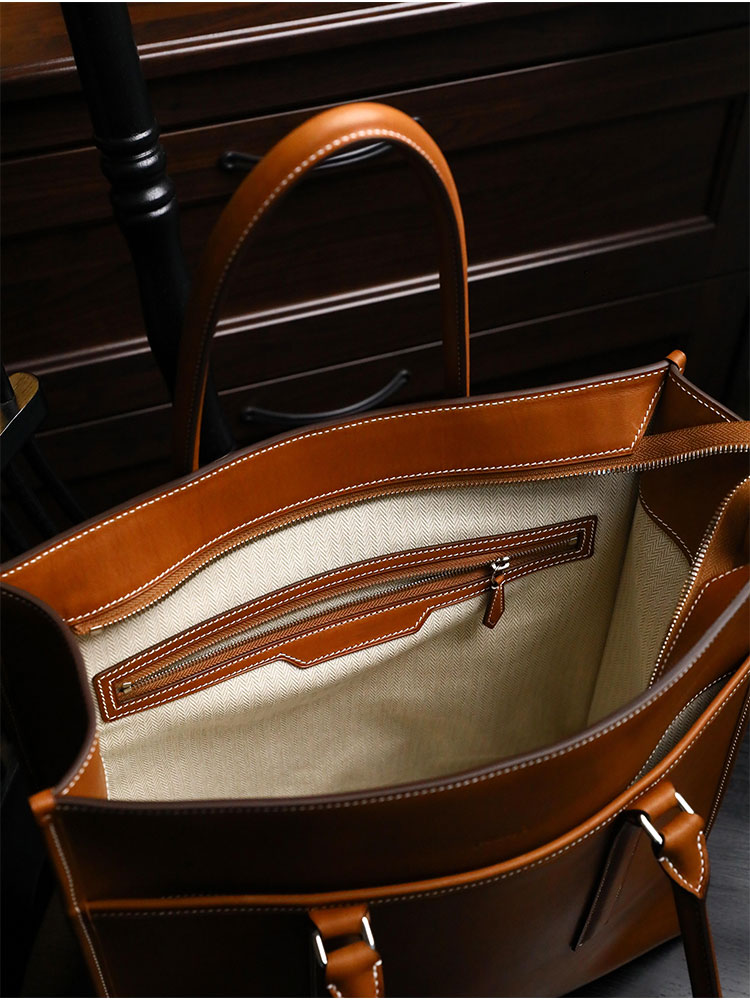 Brown Large Capacity Tote Bag  - đánh giá và giá Luxury Bags 2026