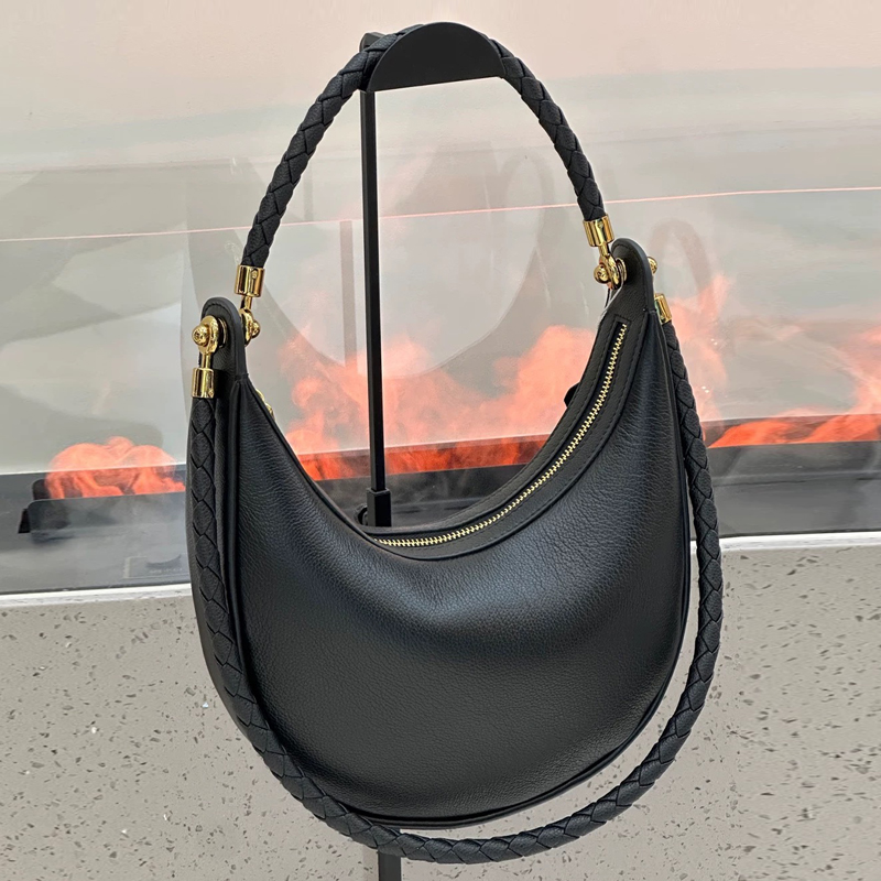 Classic Round Moon Slim Bags F - đánh giá và giá Luxury Bags 2026