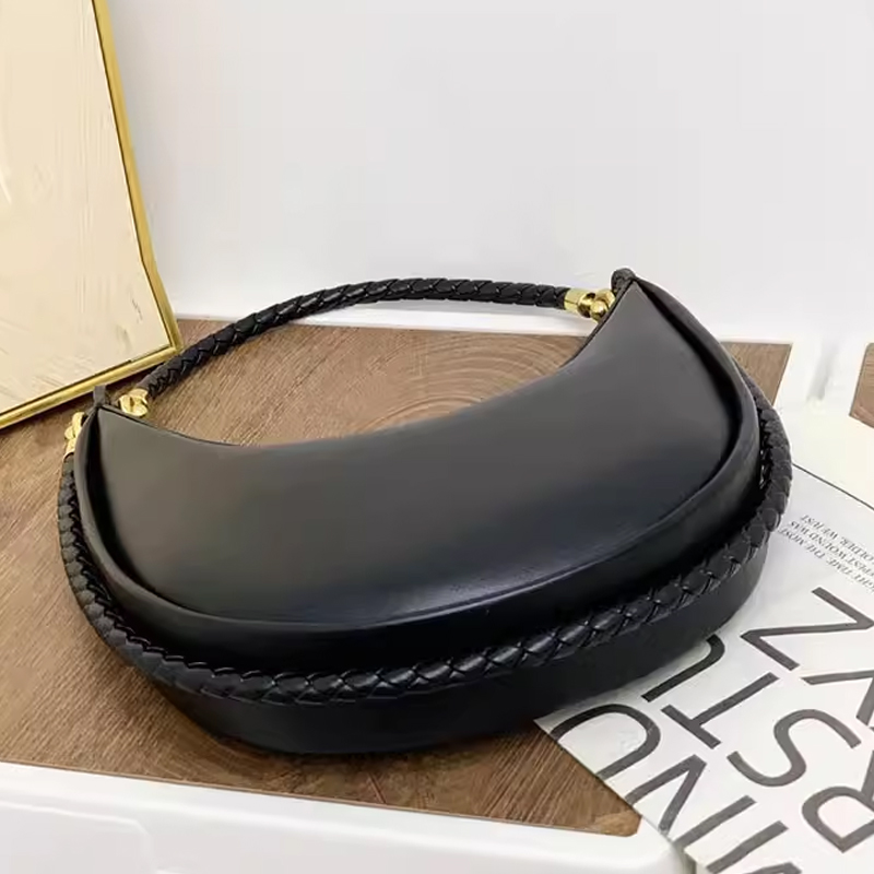 Classic Round Moon Slim Bags F - đánh giá và giá Luxury Bags 2026