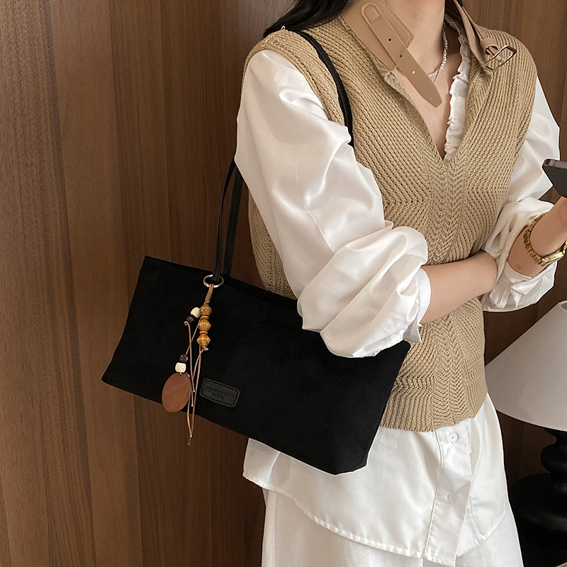 LEFTSIDE Retro Suede Shoulder  - đánh giá và giá Luxury Bags 2026